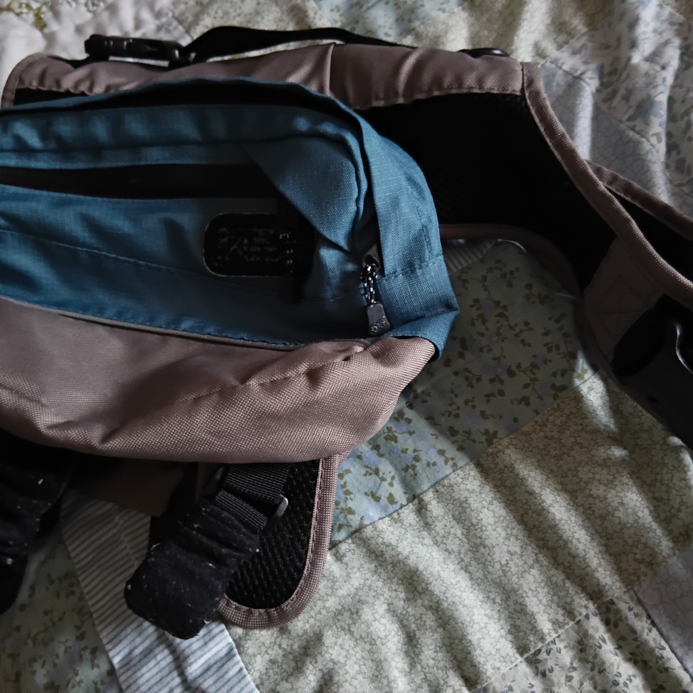 Outward Hound Two-Tone Teal and Gray Backpack